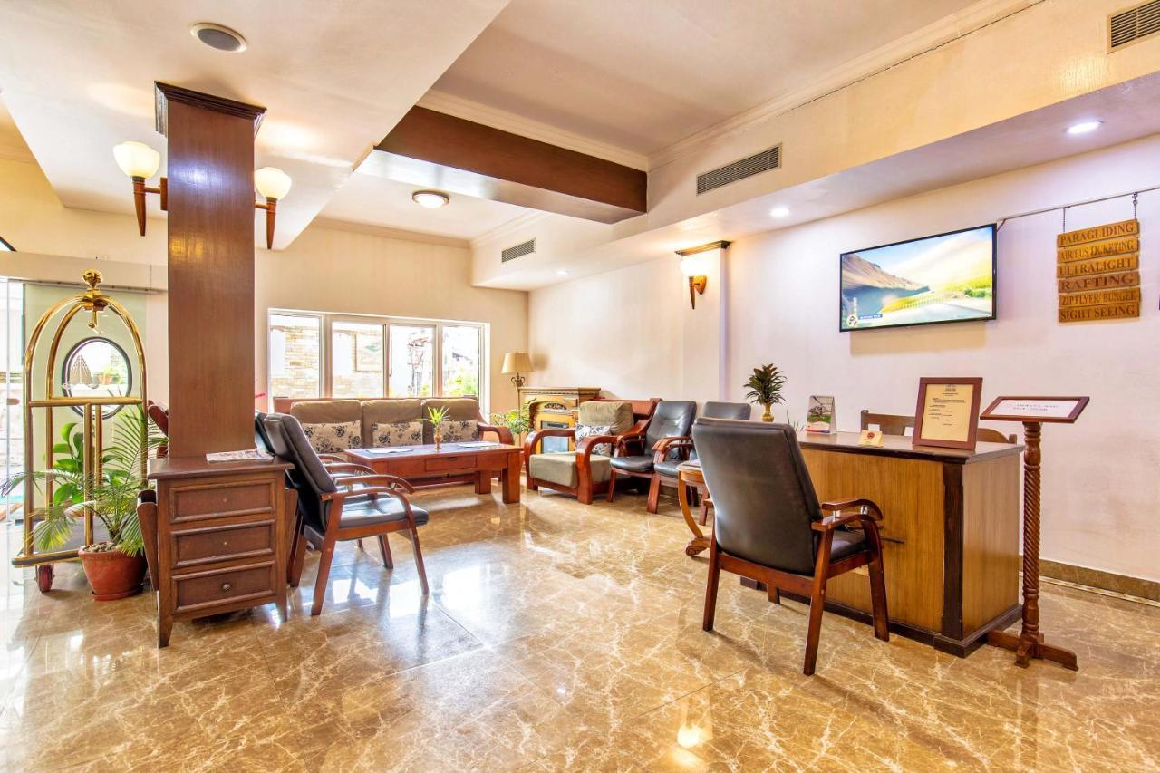 Da Yatra Courtyard Hotel Похара Екстериор снимка