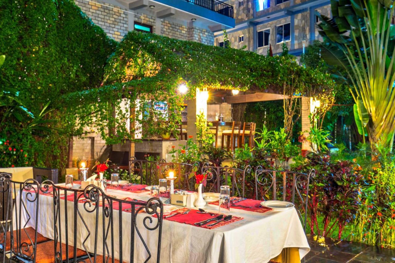 Da Yatra Courtyard Hotel Похара Екстериор снимка