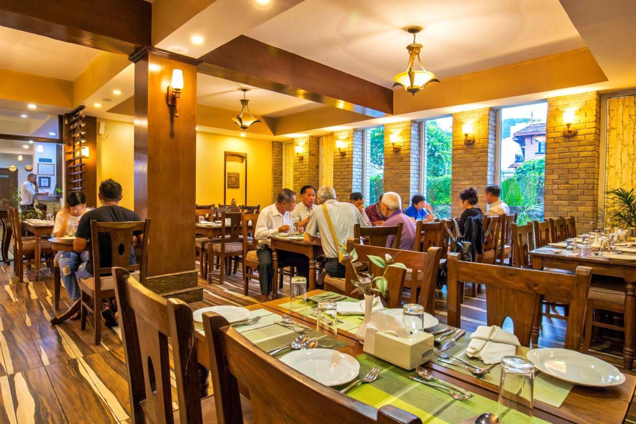 Da Yatra Courtyard Hotel Похара Екстериор снимка