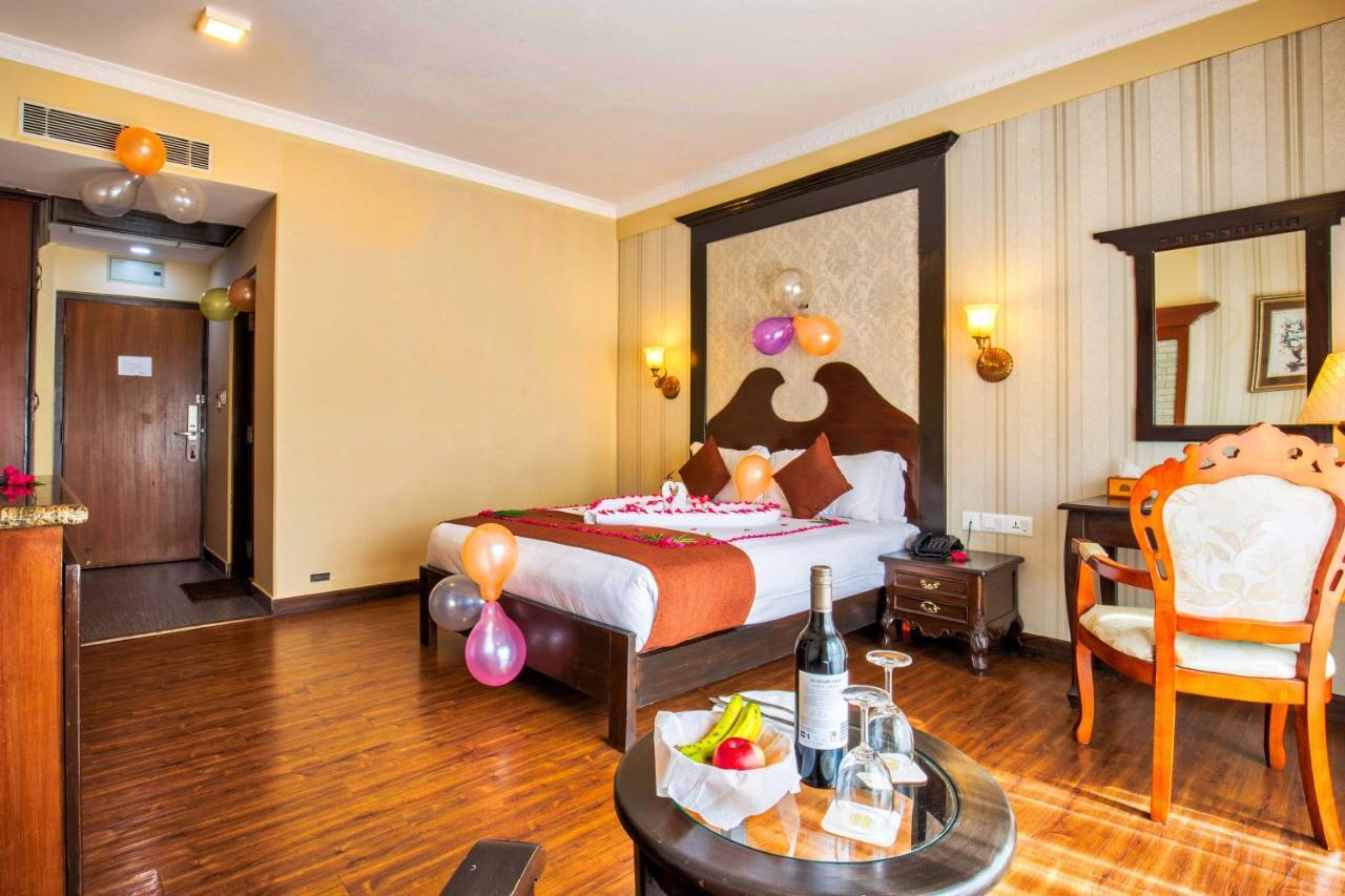 Da Yatra Courtyard Hotel Похара Екстериор снимка