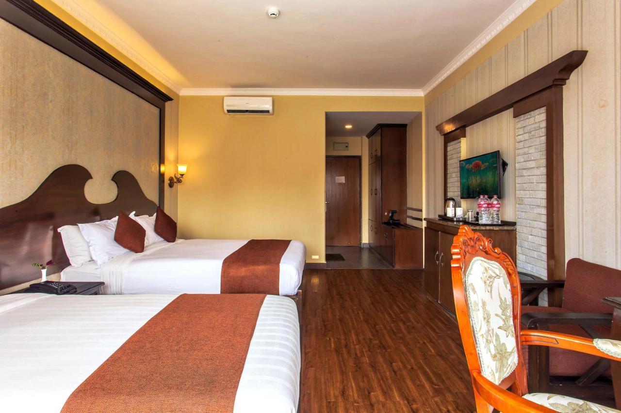 Da Yatra Courtyard Hotel Похара Екстериор снимка
