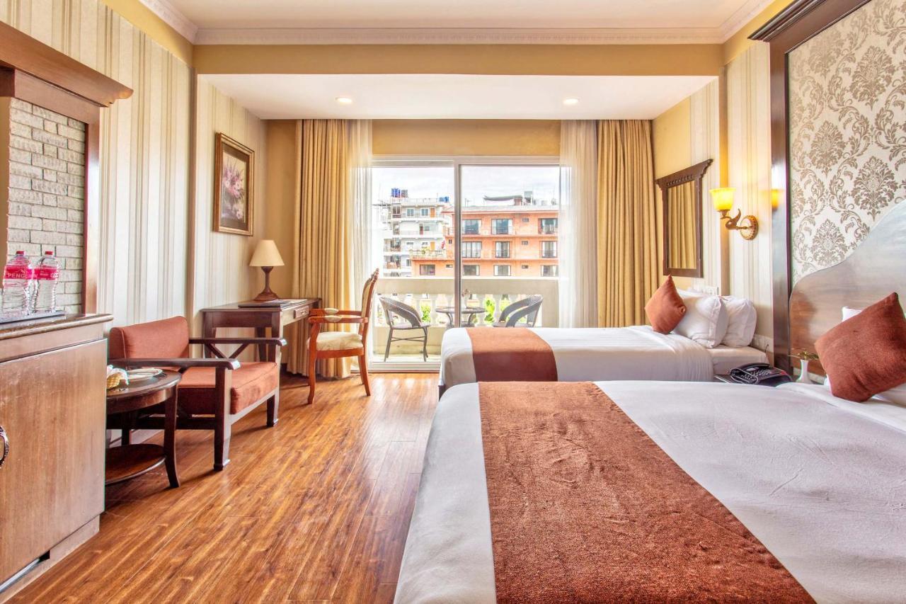 Da Yatra Courtyard Hotel Похара Екстериор снимка