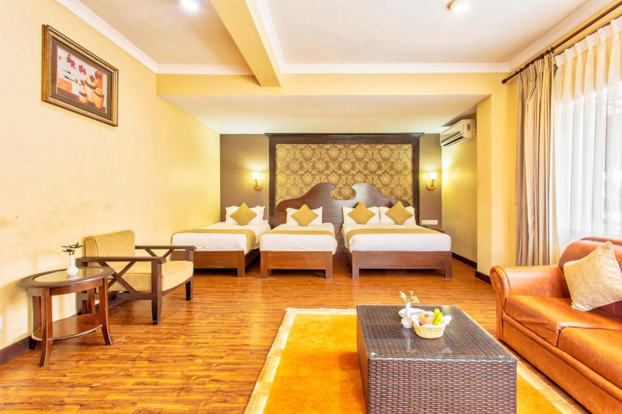 Da Yatra Courtyard Hotel Похара Екстериор снимка